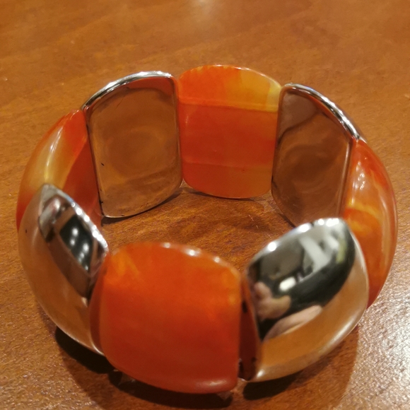 Costume Jewelry Bracelets - Picture 4 of 7